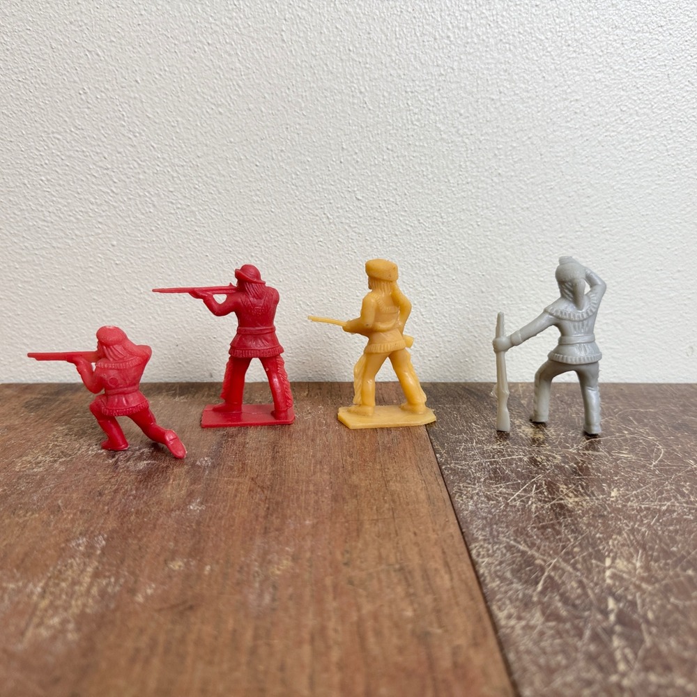 Tim Mee Toys‎ Vintage Plastic Toy Frontiersmen Soldiers Figures Red Tan Gray